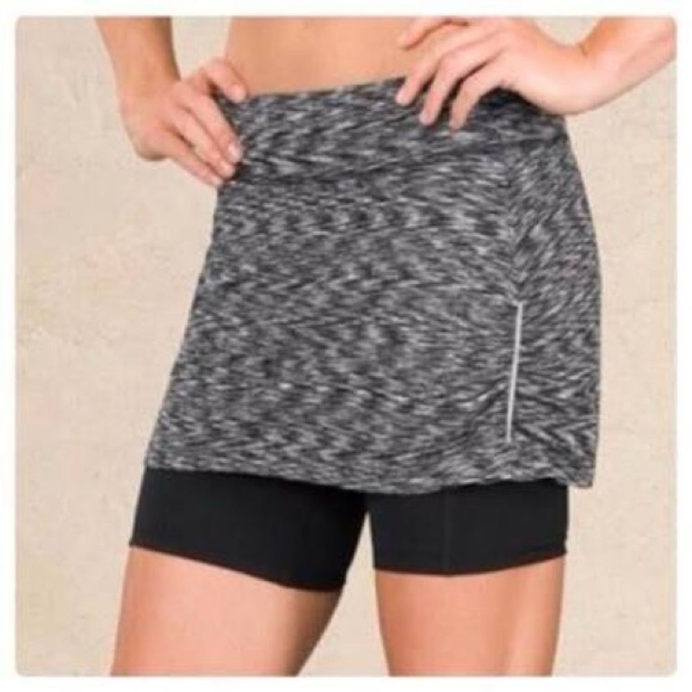 Athleta Two-in-One Black Heather Court Skort Biker Shorts Athletic Running Large